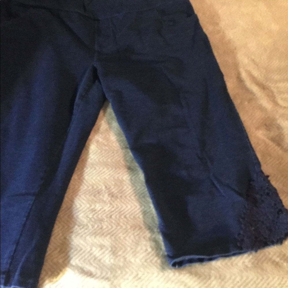 D & Co Capris